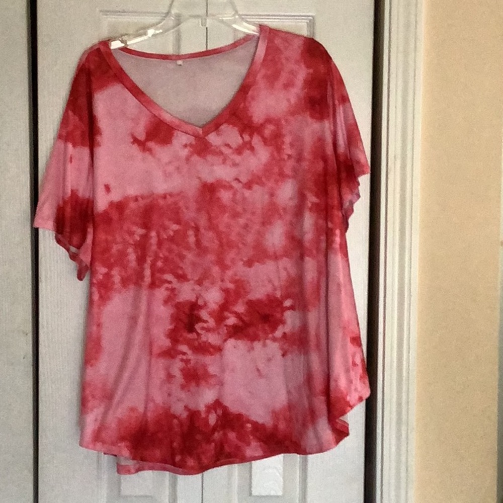 Women’s Tie-Dye V-Neck Tee - Pink/Red